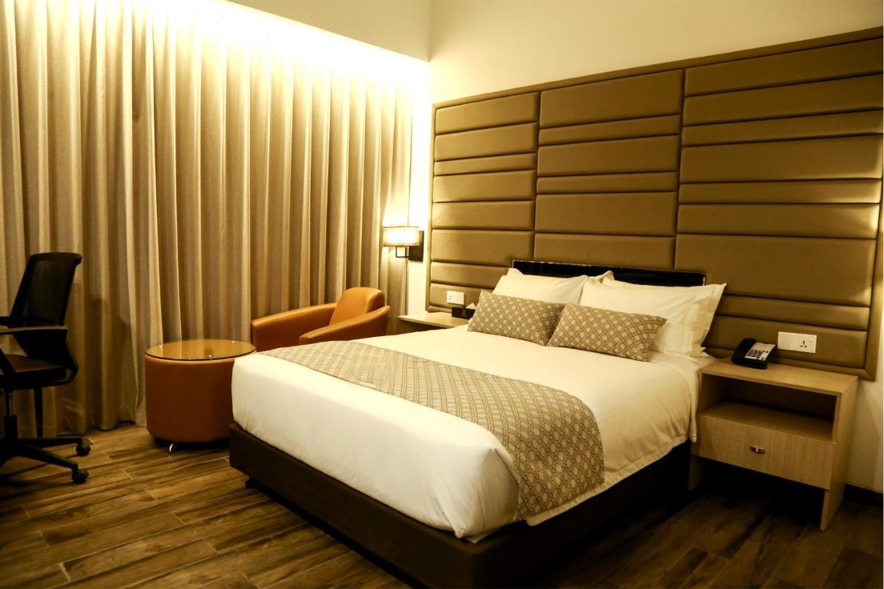 Best Western Sks Chattogram Chittagong Exteriör bild