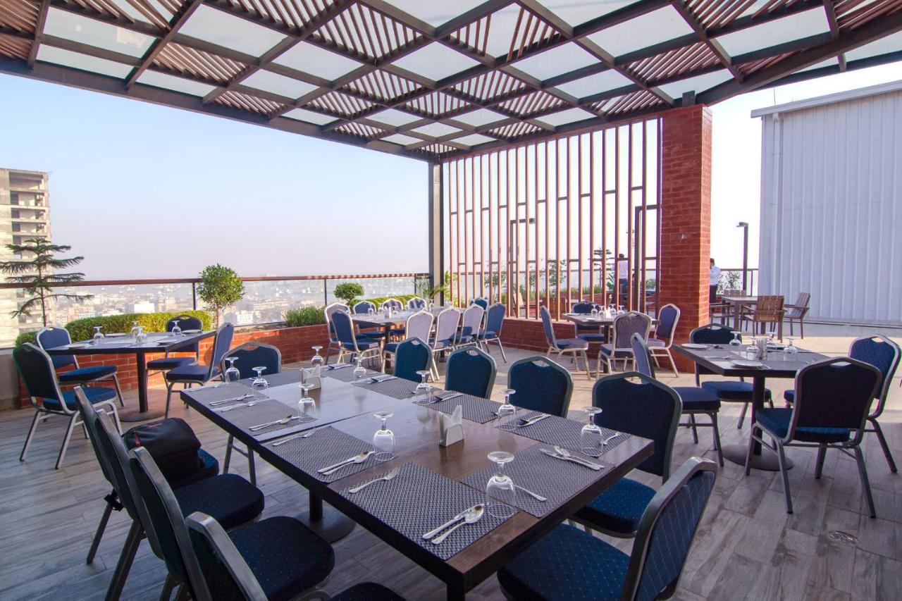 Best Western Sks Chattogram Chittagong Exteriör bild