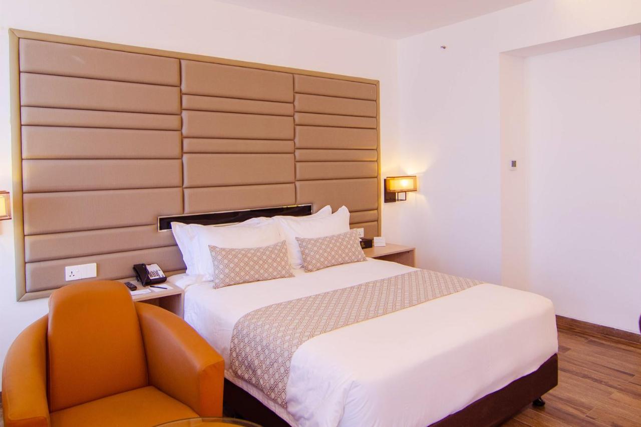 Best Western Sks Chattogram Chittagong Exteriör bild