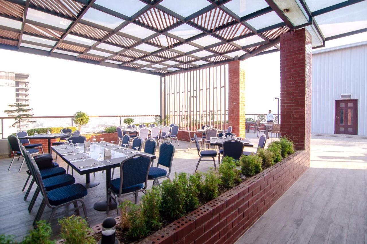 Best Western Sks Chattogram Chittagong Exteriör bild