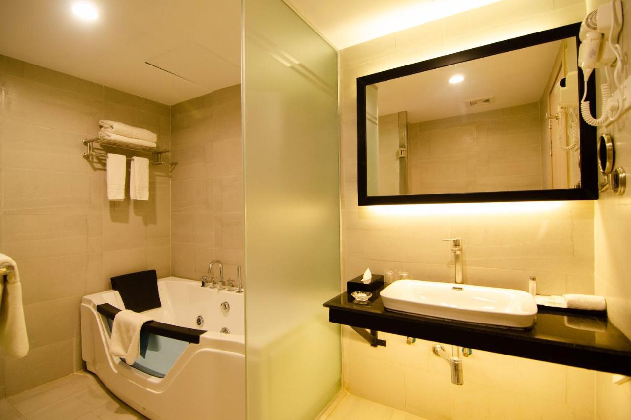 Best Western Sks Chattogram Chittagong Exteriör bild