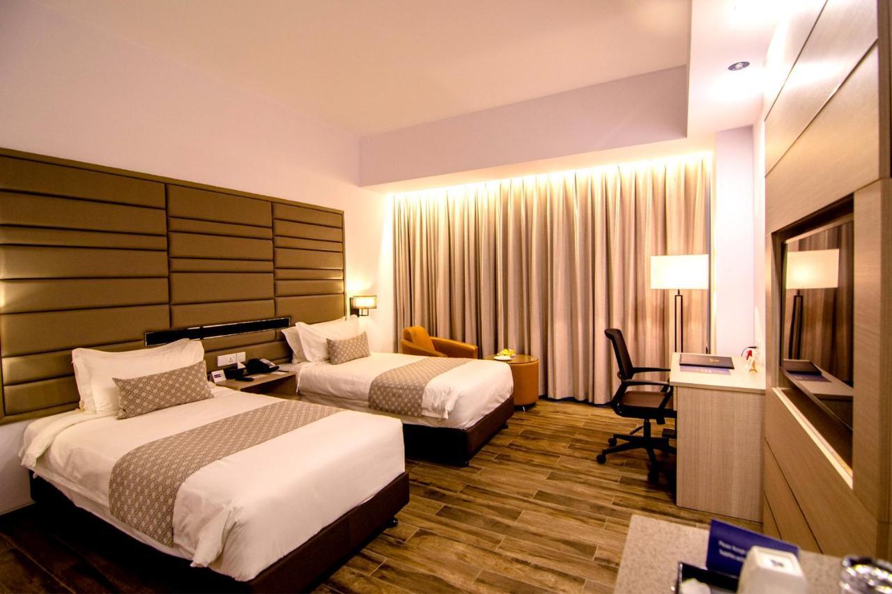 Best Western Sks Chattogram Chittagong Exteriör bild