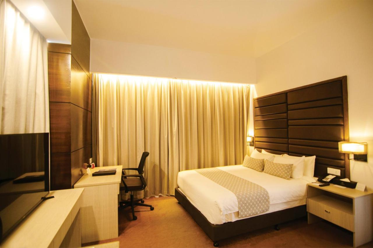 Best Western Sks Chattogram Chittagong Exteriör bild