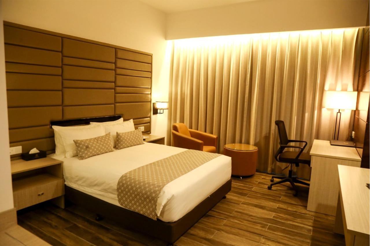 Best Western Sks Chattogram Chittagong Exteriör bild